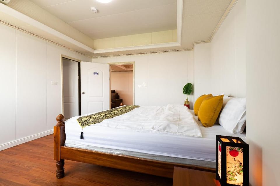 Two bedroom and one living room(business G） Apartment in Bangkok