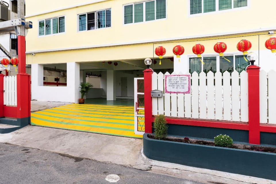 Two bedrooms and one living room(family G) Apartment in Bangkok