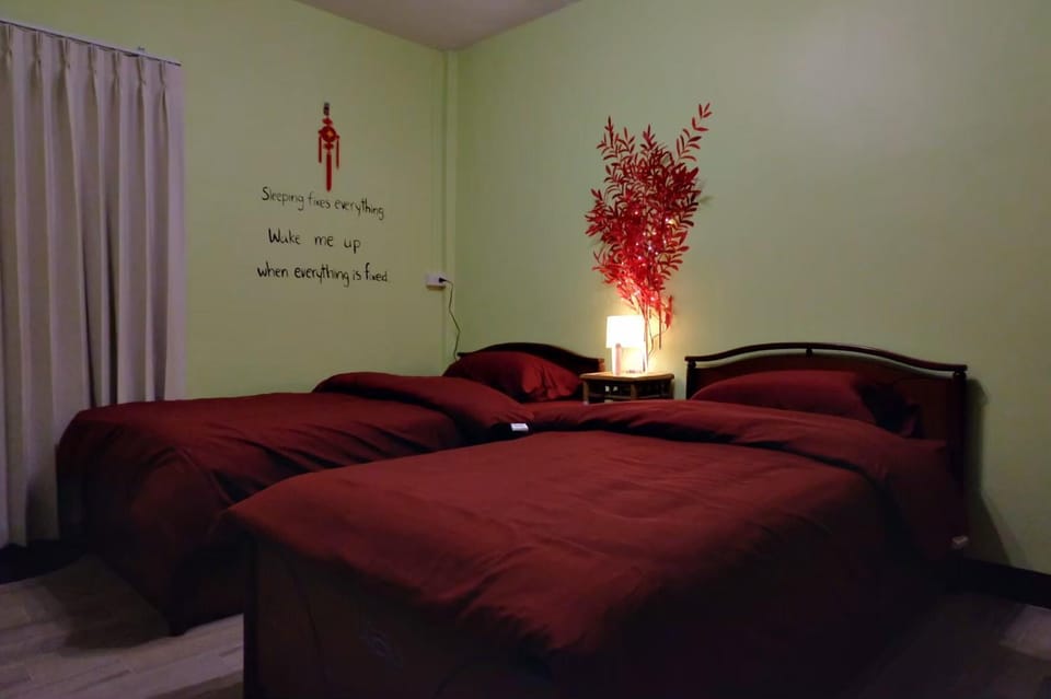 YU-HENG House / Central of Bangkok Old City. Vacation rental in Bangkok