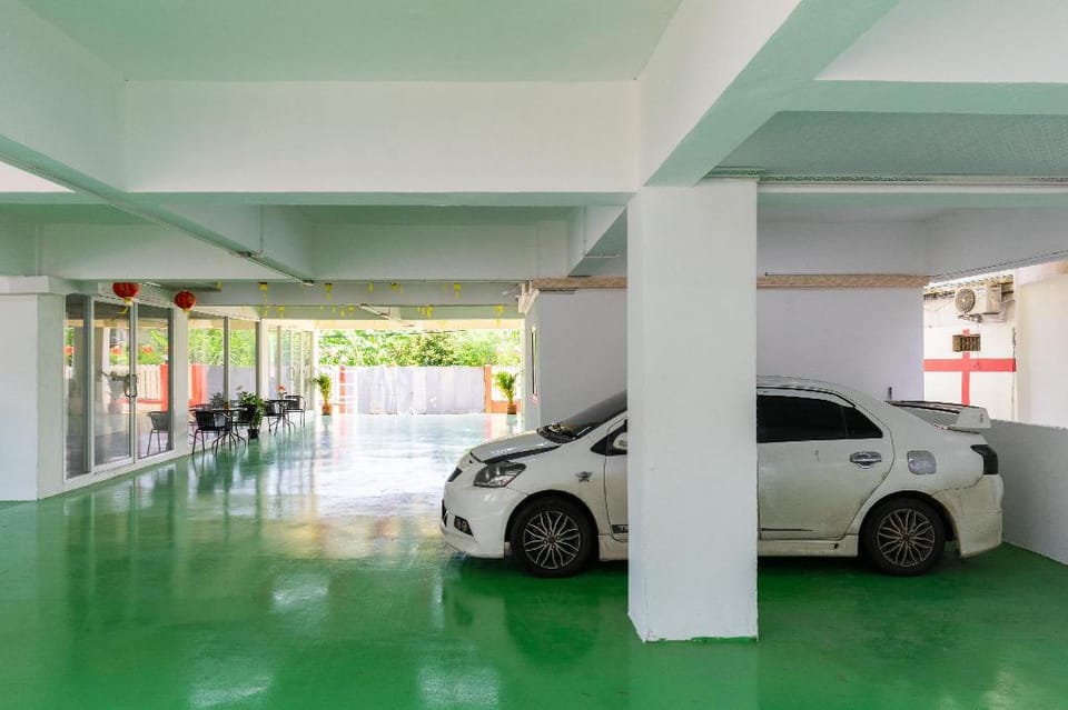 Two bedrooms and one living room(family E) Apartment in Bangkok