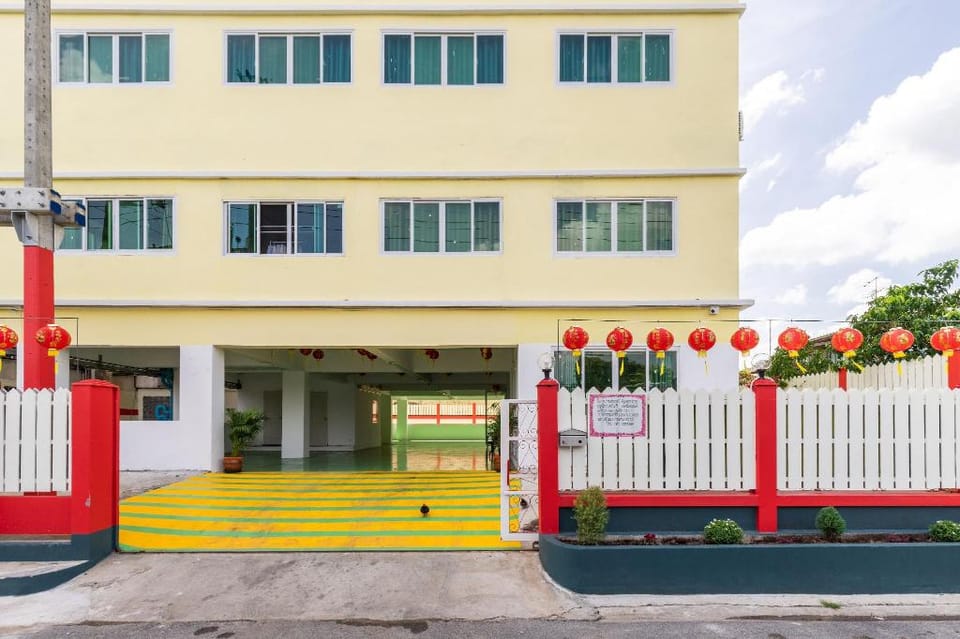 Two bedrooms and one living room(family B ) Apartment in Bangkok