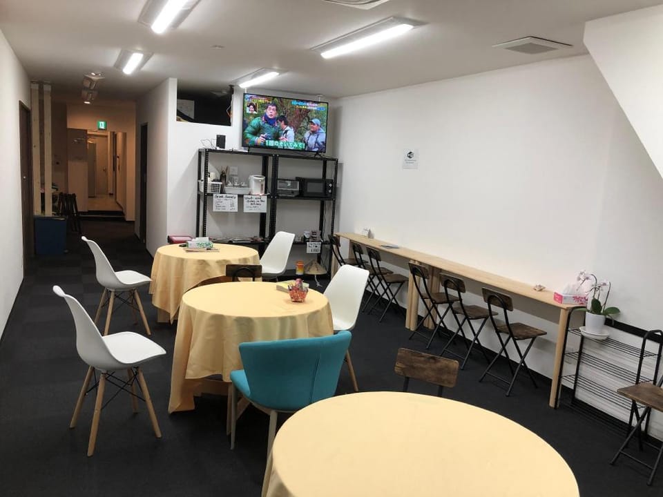 Hiroshima guesthouse Flower Hotel in Hiroshima