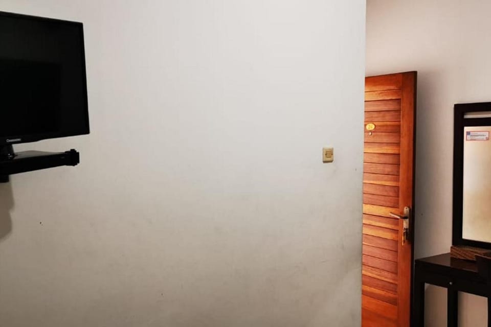 Dinnar Homestay Gayungan Syariah RedPartner Hotel in Surabaya