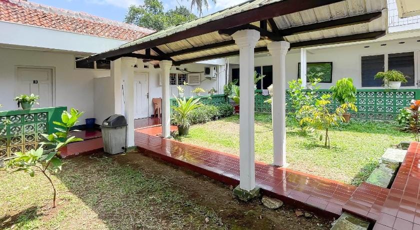 SPOT ON  1707 Hotel Mustika Widyasari Hotel in Batu
