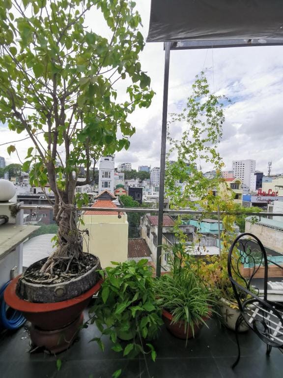 Sunshine Lofts with balcony 5 min to Bui Vien  Apartment in Ho Chi Minh City