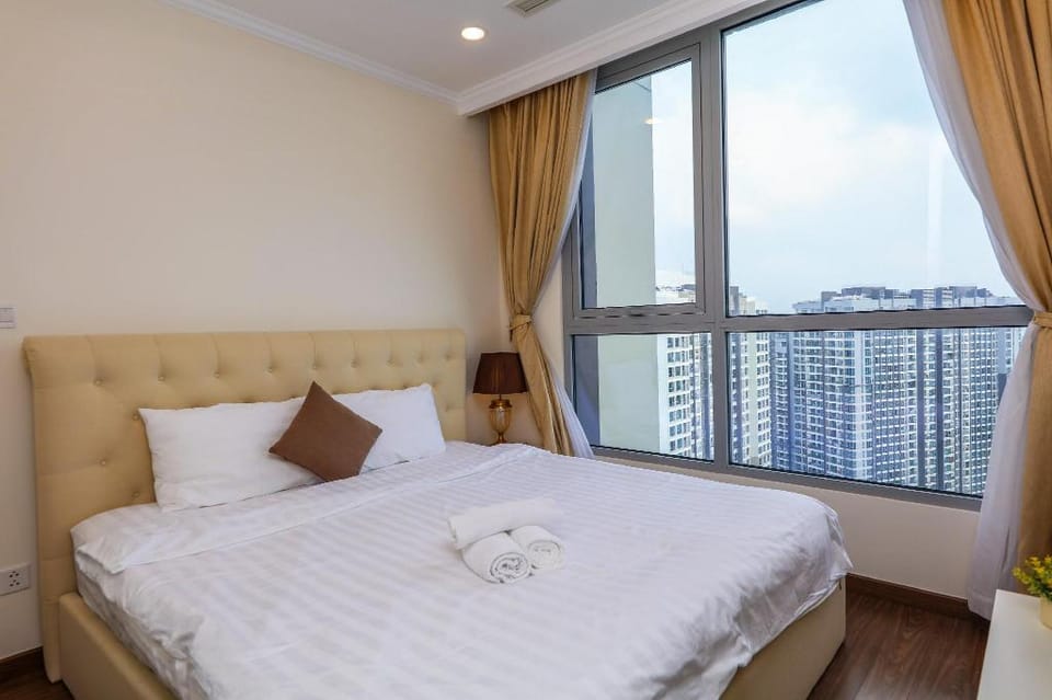 2 Luxurious Bedrooms with Balcony Apartment in Ho Chi Minh City