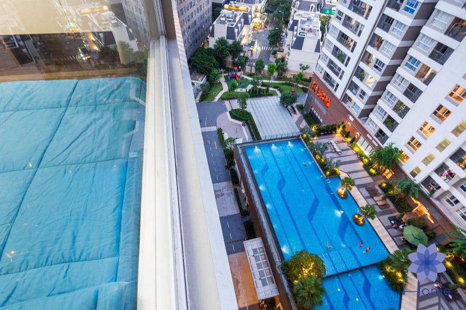 P.S. I Love You, 2Brs w/Runway view, Free Gym&Pool Apartment in Ho Chi Minh City