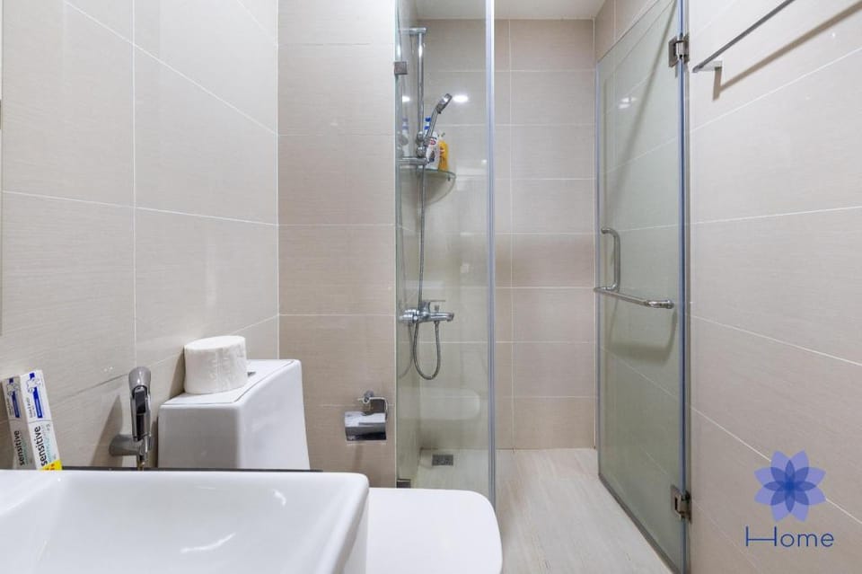 P.S. I Love You, 2Brs w/Runway view, Free Gym&Pool Apartment in Ho Chi Minh City