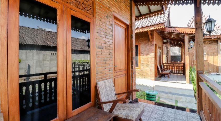 Omah Teras Bata Guesthouse Vacation rental in Special Region of Yogyakarta