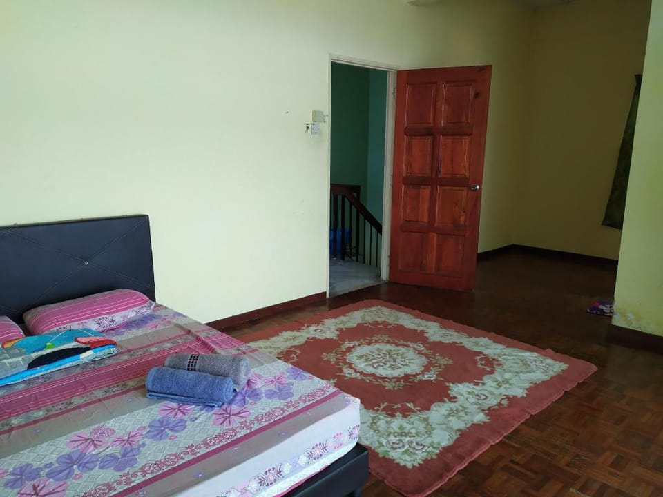 Munawwarah Guesthouse, Bukit Beruntung , Rawang Vacation rental in Selangor, Malaysia