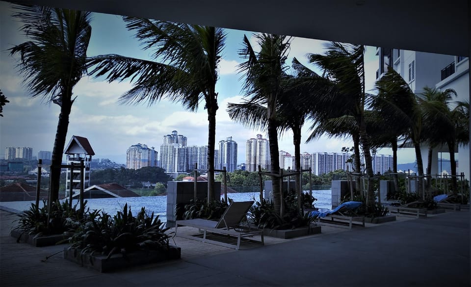 RESORT HOME WITH KLCC & GOLF COURSE VIEW  Vacation rental in Federal Territory of Kuala Lumpur