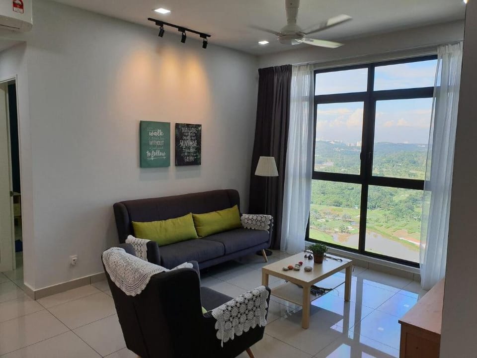 Alpine Conezion Golf View Netflix at IOI City Mall Apartment in Putrajaya