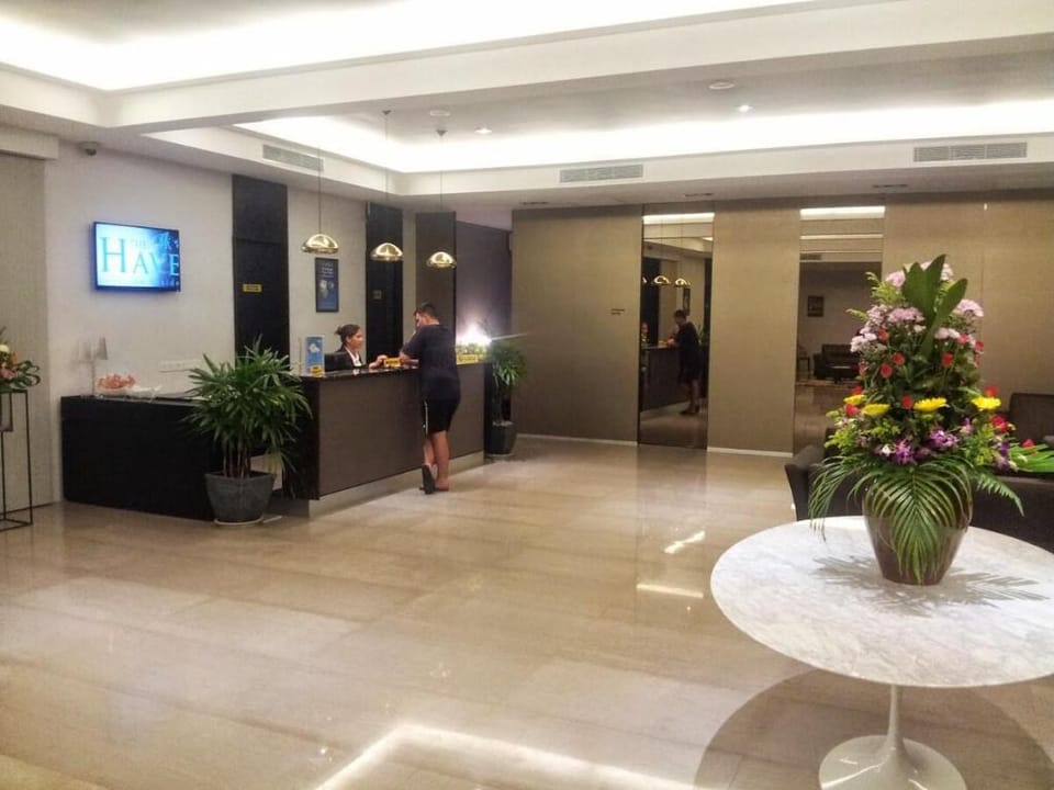 Condo Retreat Lakeside Ground Unit  Apartment in Perak