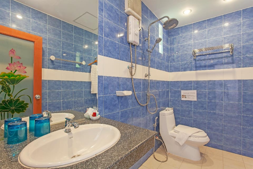 Sugar Palms Resort 9BR w/ Pool 100m to Beach Villa in Choeng Thale