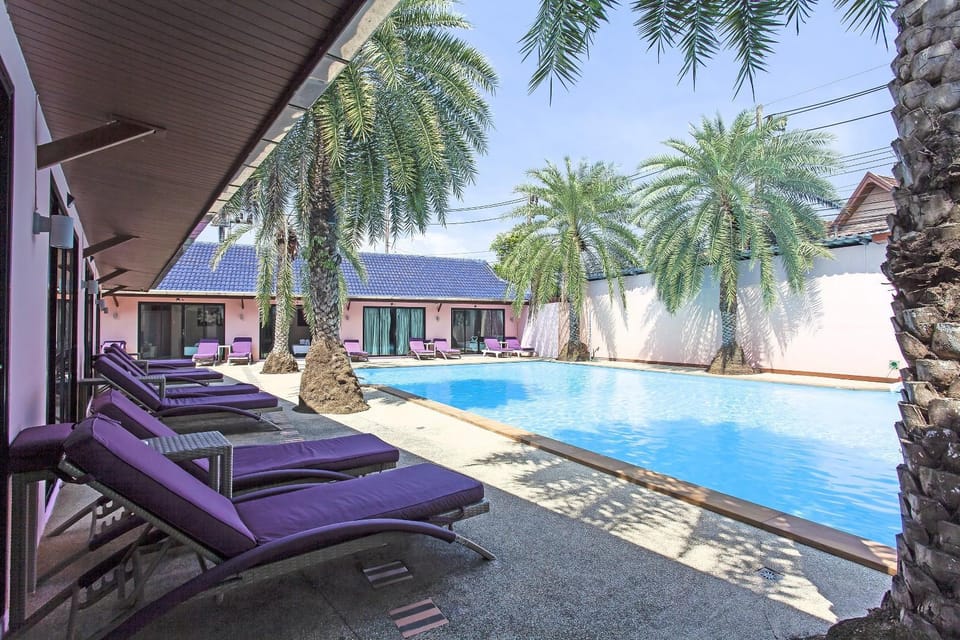 Sugar Palms Resort 9BR w/ Pool 100m to Beach Villa in Choeng Thale