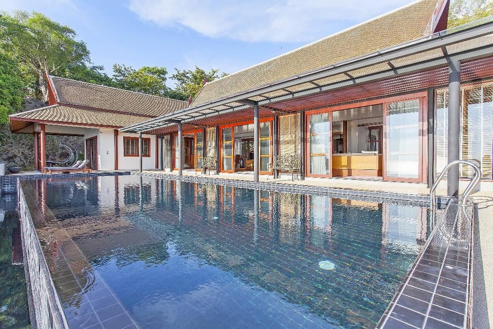 Golden Haven Villa 5BR w/ 4 Pools & Ocean View Villa in Kamala