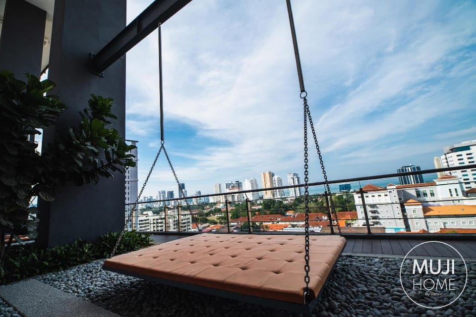 MUJI X Tiffany★City+HillView 3BR@Town★NetflixTVBox Apartment in George Town