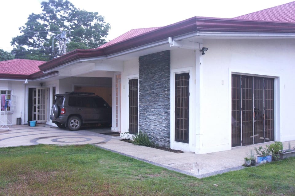 Janssen Heights Vacation Home Vacation rental in Tagbilaran City