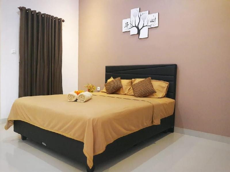 bis homestay SYARIAH (deluxe double bed) Vacation rental in West Nusa Tenggara, Indonesia