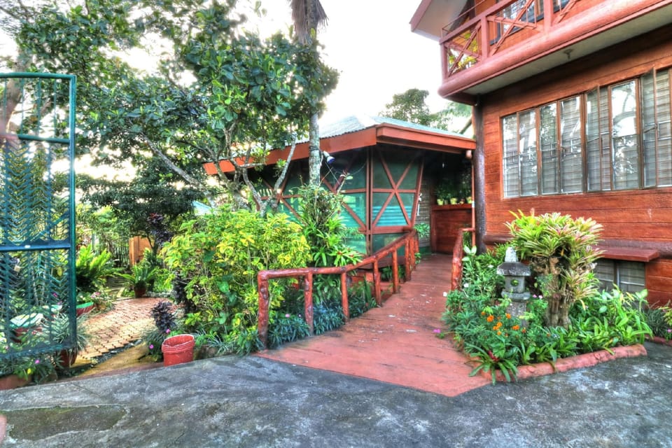 Hill Top Tagaytay Las Brisas Vacation rental in Tagaytay