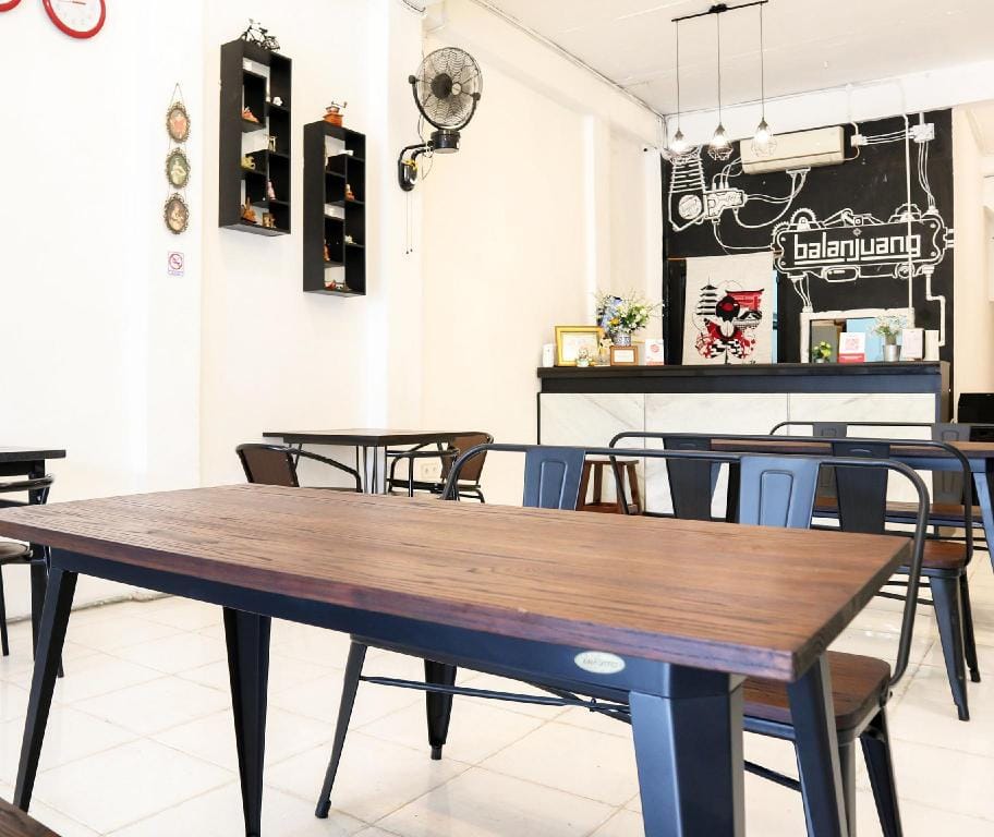 Hotel O Monalisa Residence And Cafe Hotel in Padang