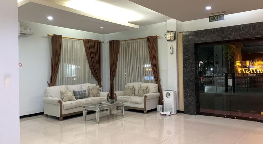 OYO 1740 Tekmira Residence Supratman Hotel in Bandung