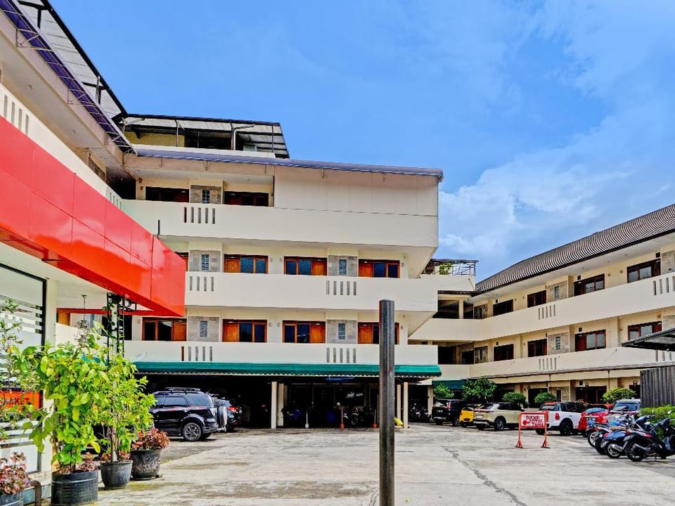 OYO 1699 Verona Near RS TNI AU Salamun Hotel in Parongpong