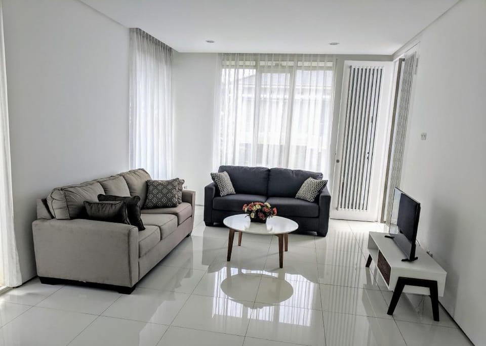 VILLA GOLF SYARIAH, Family Only, 4BR, No Pool  Villa in Bandung