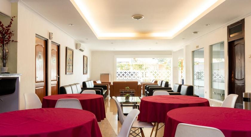 RedDoorz Plus Syariah near Java Supermall Semarang 2 Hotel in Indonesia