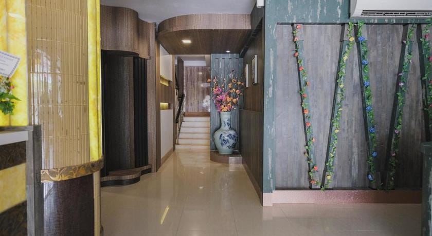 RedDoorz Plus Near Gold Coast Ferry Terminal Batam Bed and Breakfast in Riau Islands, Indonesia
