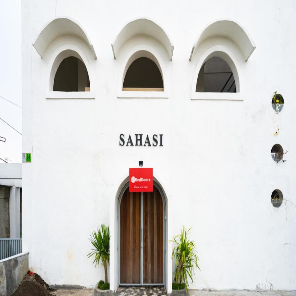 RedDoorz near Exit Toll Tanah Baru Bogor Vacation rental in West Java