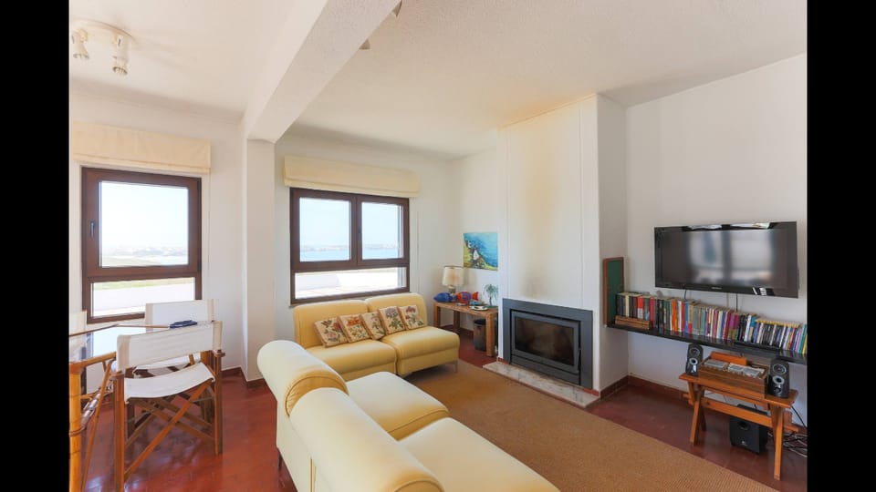 Baleal beach house -all house  Vacation rental in Peniche