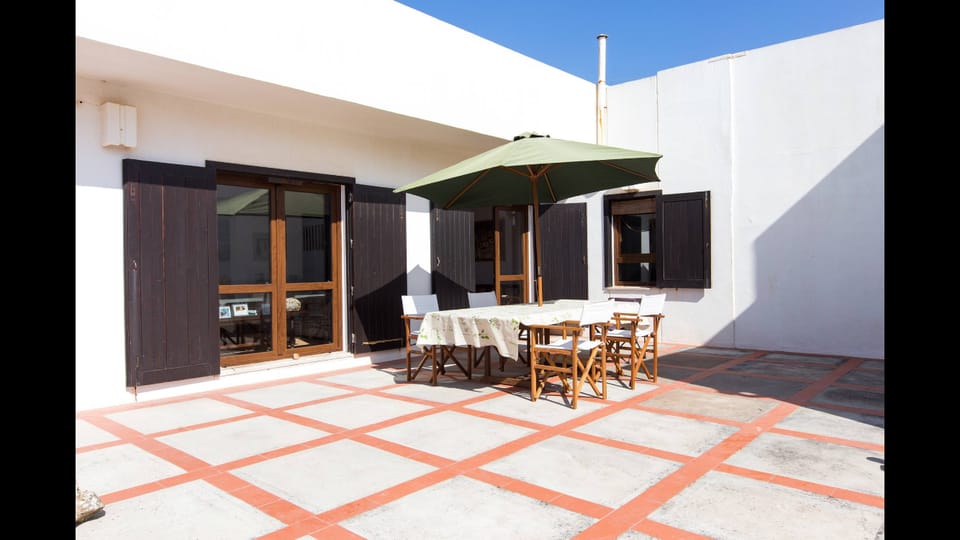 Baleal beach house -all house  Vacation rental in Peniche
