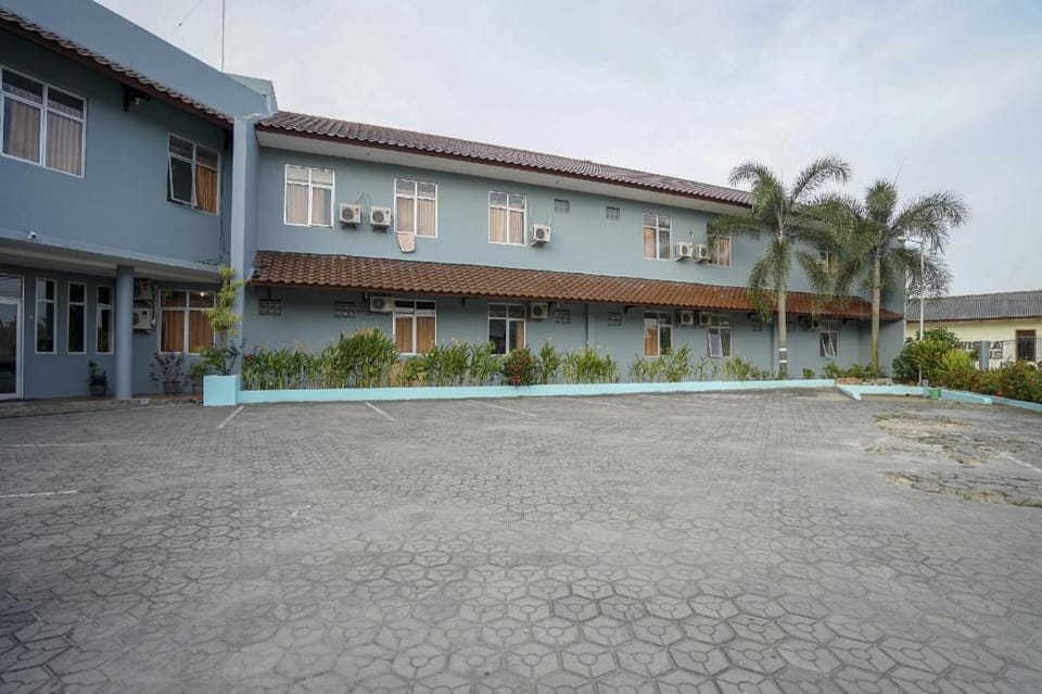 OYO 1844 Bravo Residence Hotel in Indonesia