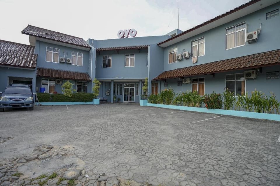 OYO 1844 Bravo Residence Hotel in Indonesia