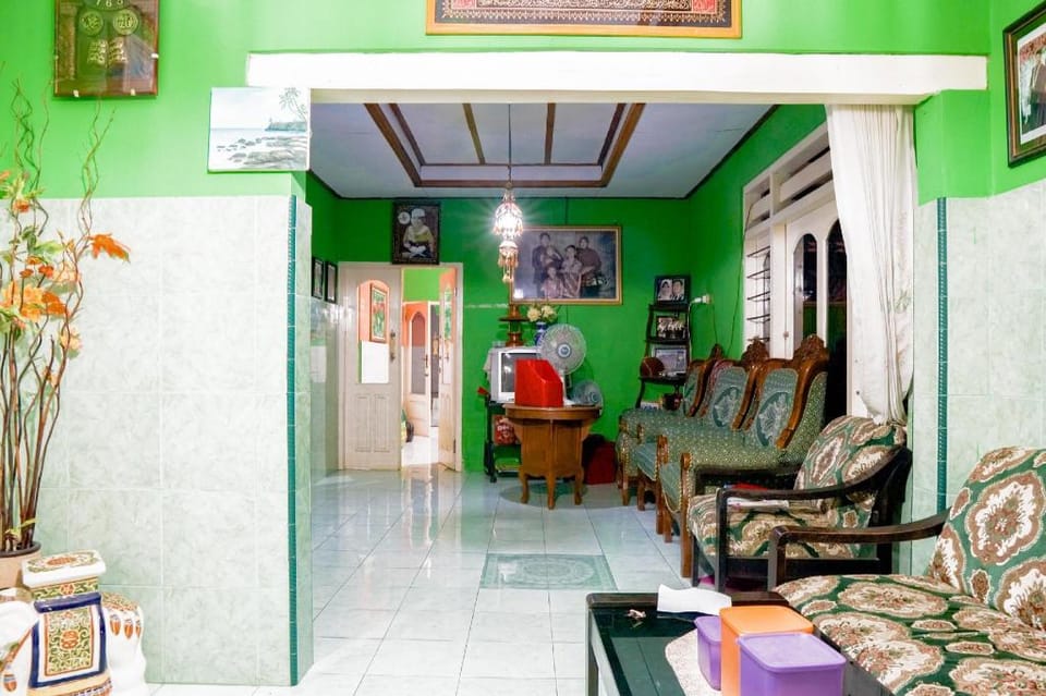 SPOT ON 1747 Griya Karisma Hotel in East Java