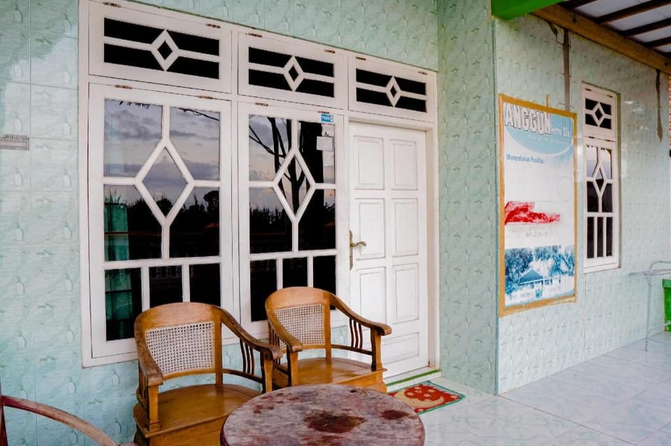 SPOT ON 1747 Griya Karisma Hotel in East Java