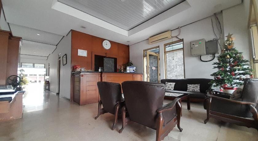 OYO 1843 Cahya Nirwana Hotel in Indonesia