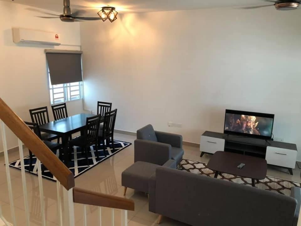 E'laina Vista Homestay, Bandar Universiti Pagoh Vacation rental in Johor