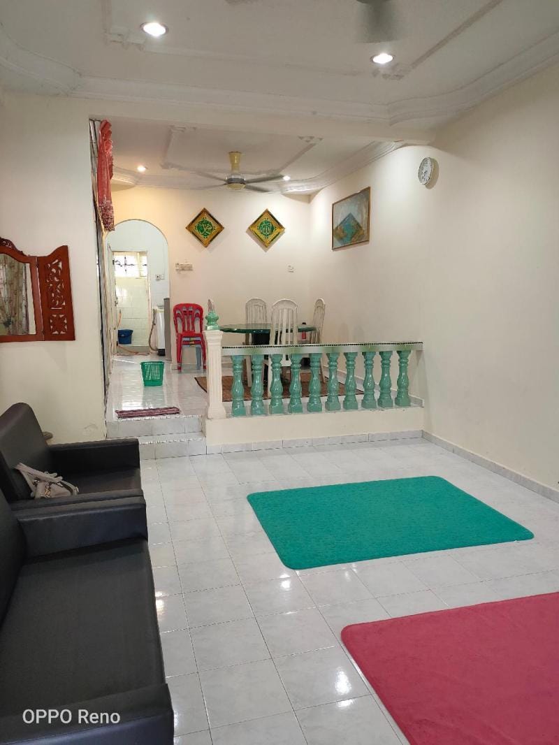 HOMESTAY TAMAN BUKIT ANGIN Vacation rental in Pahang, Malaysia