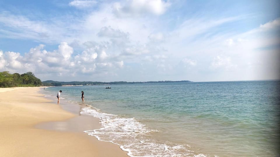 Desaru Homestay 4 Bedrooms 11px nr Waterpark/Beach Vacation rental in Johor
