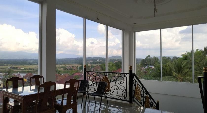 RedDoorz Syariah near Lahat Station Bed and Breakfast in Indonesia