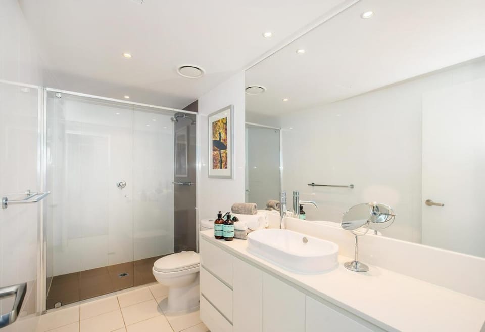 H-Residences Private Apartments - Hosted by Coastal Letting Co. Apartment in Surfers Paradise Boulevard
