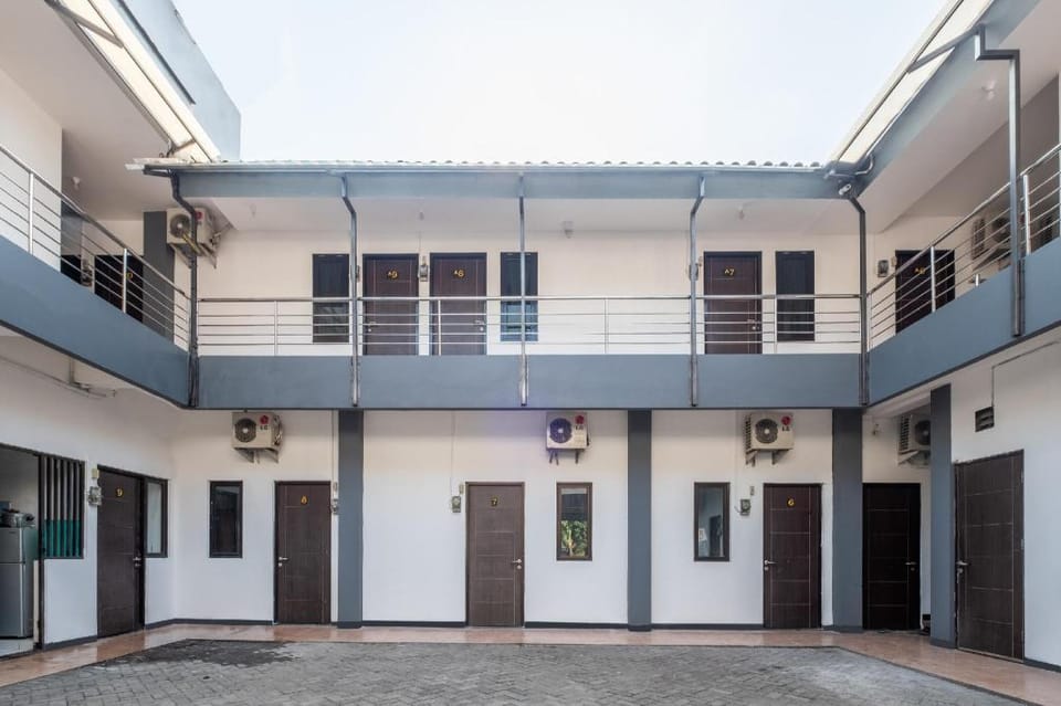 OYO 1460 Anyelir Residence Hotel in West Java