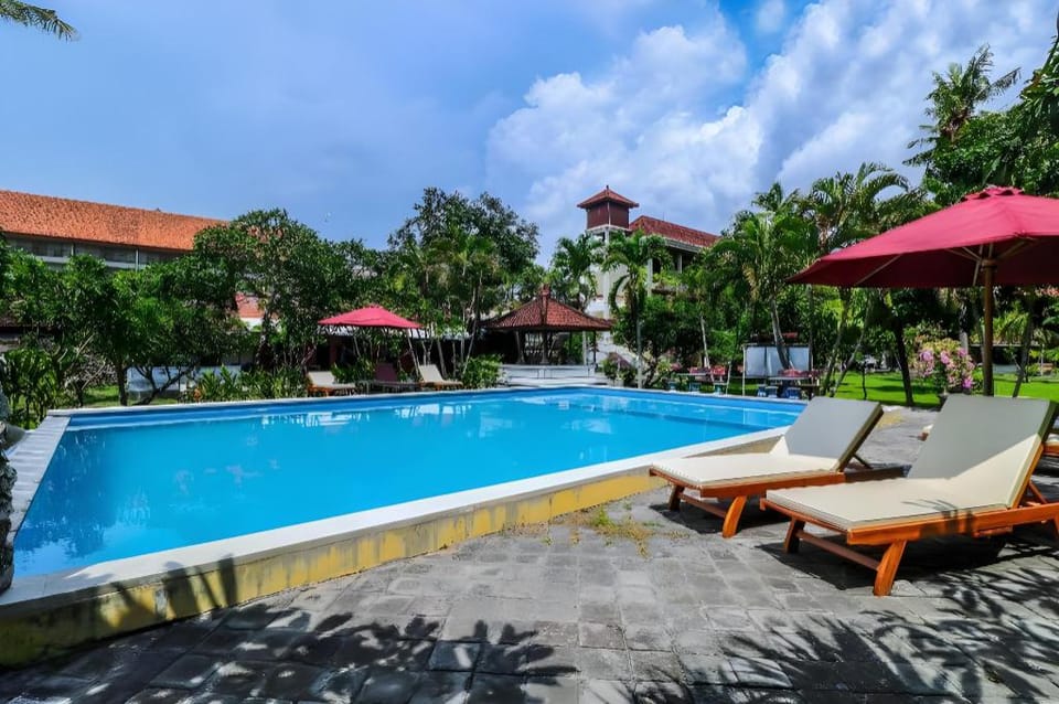 OYO 2184 Nan Berlian Inn Hotel in Kuta