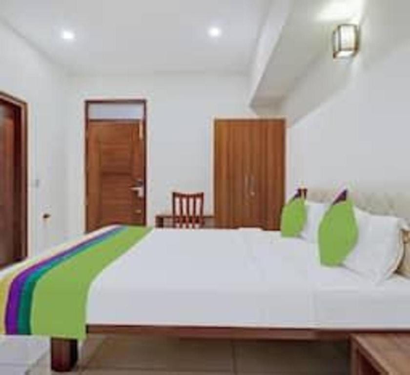 Treebo RJ Residency Hotel in Mysuru