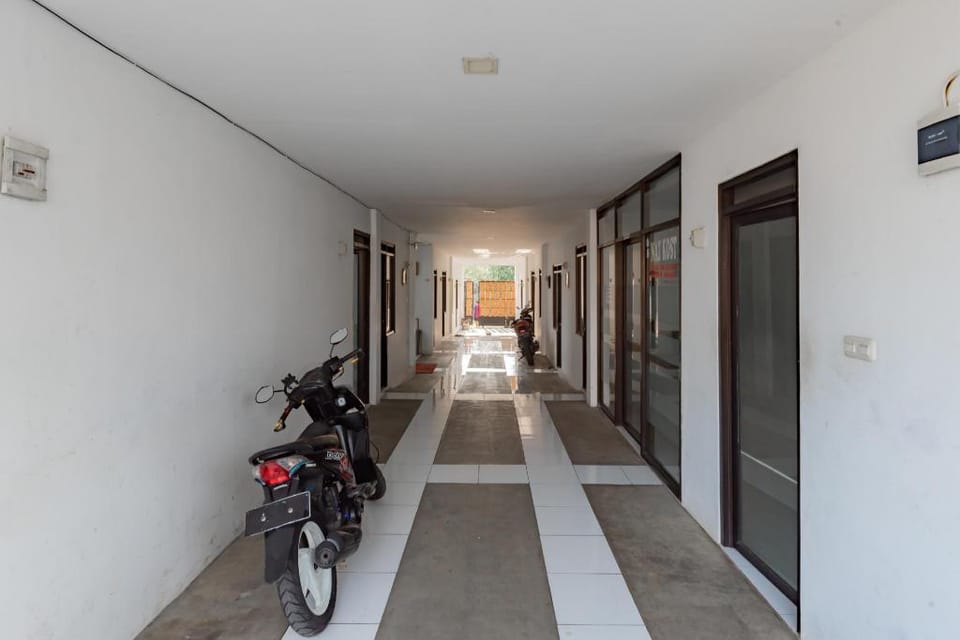 RedDoorz Syariah near RS Hermina Sukabumi Hotel in West Java