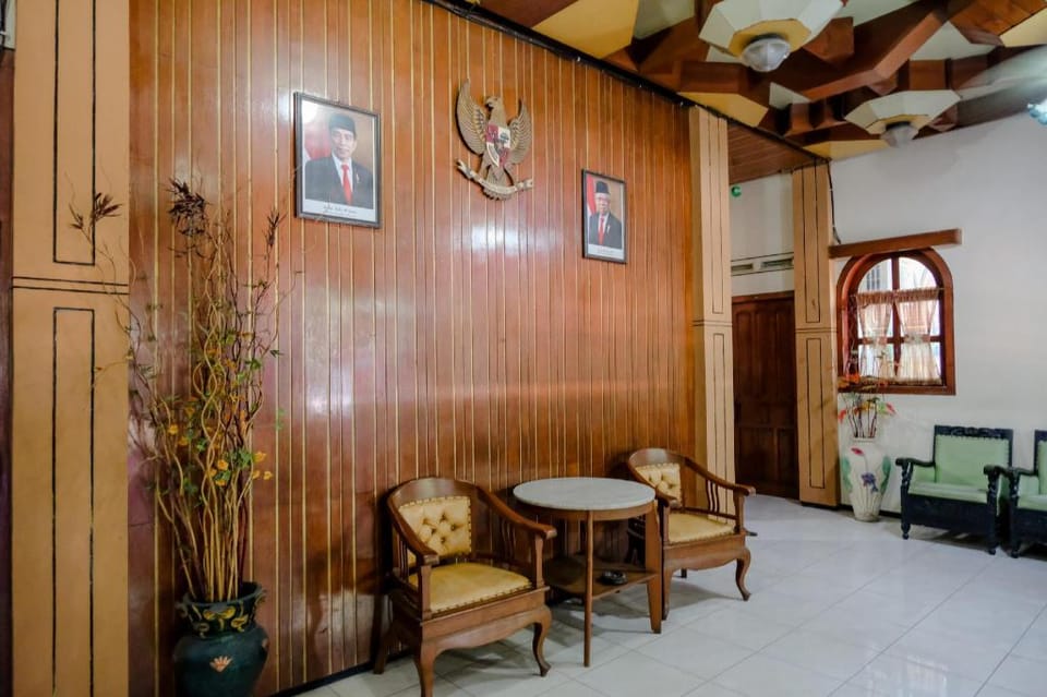 OYO 1761 Hotel Dirgahayu Hotel in East Java
