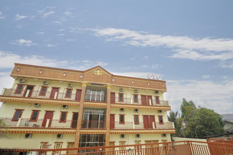 OYO 1146 Miracle Homestay Syariah Vacation rental in Indonesia