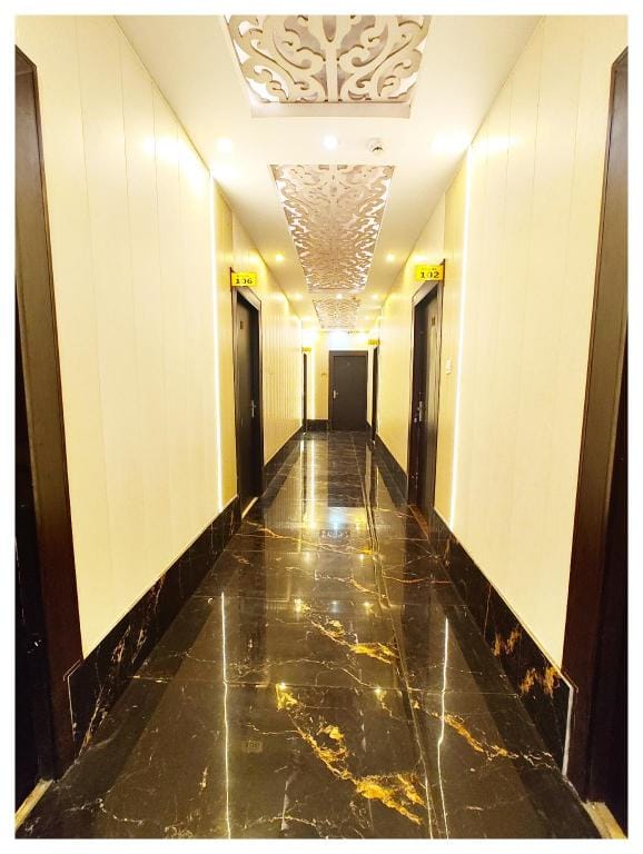 Goroomgo Rajput Charbagh Lucknow Near Railway Station Hotel in Lucknow